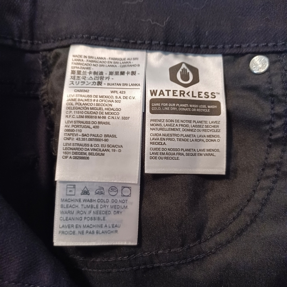 𝅺LEVI'S Jeans - Picture 7 of 13